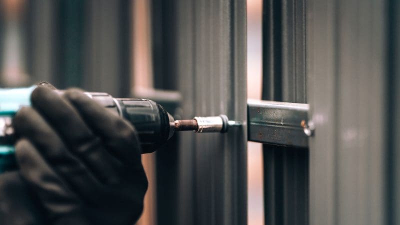 Master COLORBOND Fencing Installation in Easy Steps Here