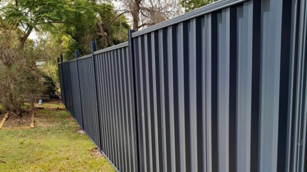 Fixing The Gap Under COLORBOND Fences ClickSteel